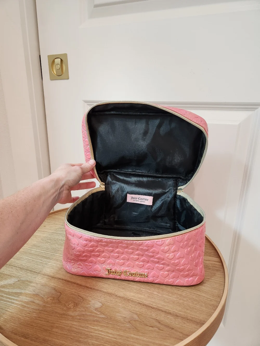 Juicy Couture Pink Heart Embossed Cosmetic Case - Picture 7 of 7